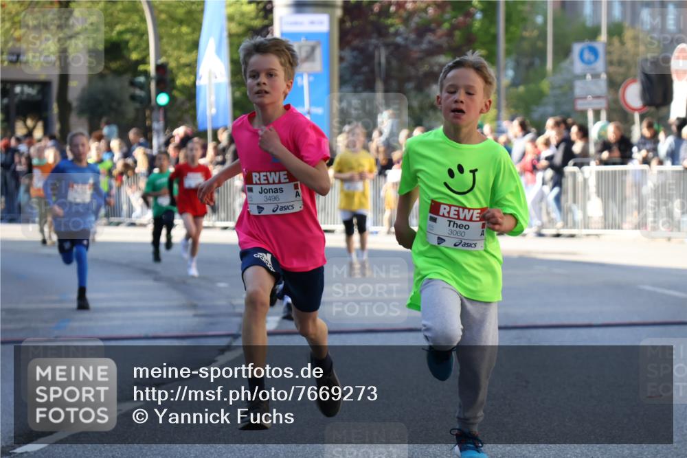 25.04.2025 - Das Zehntel Yannick Fuchs http://msf.ph/oto/7669273 26.04.2025 08:51:56 Ziel 1122, 1166, 1176, 1188, 1207, 1208, 1232, 1245, 1418, 2023, 2216, 2355, 2364, 2804, 2886, 3060, 3160, 3161, 3171, 3212, 3407, 3496, 3516, 3530, 3822 meine-sportfotos.de