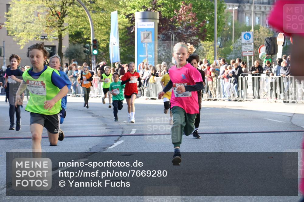 25.04.2025 - Das Zehntel Yannick Fuchs http://msf.ph/oto/7669280 26.04.2025 08:51:59 Ziel 1122, 1127, 1166, 1188, 1208, 1418, 2023, 2216, 2355, 2364, 2804, 2859, 3060, 3160, 3161, 3171, 3212, 3407, 3496, 3530, 3822 meine-sportfotos.de