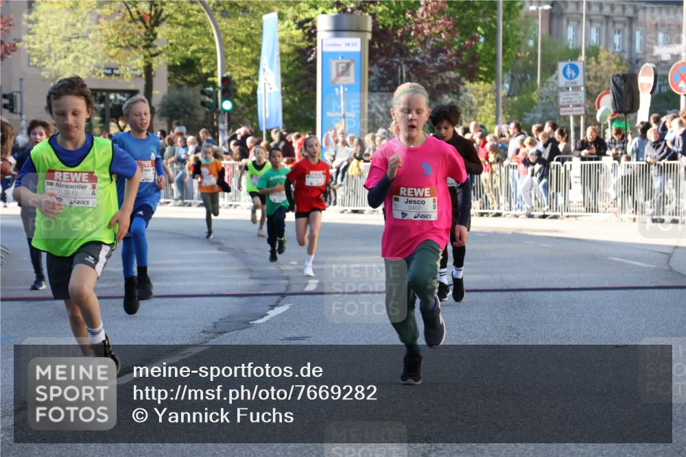 25.04.2025 - Das Zehntel Yannick Fuchs http://msf.ph/oto/7669282 26.04.2025 08:51:59 Ziel 1122, 1127, 1166, 1188, 1208, 1418, 2023, 2216, 2355, 2364, 2804, 2859, 3060, 3160, 3161, 3171, 3212, 3407, 3496, 3530, 3822 meine-sportfotos.de