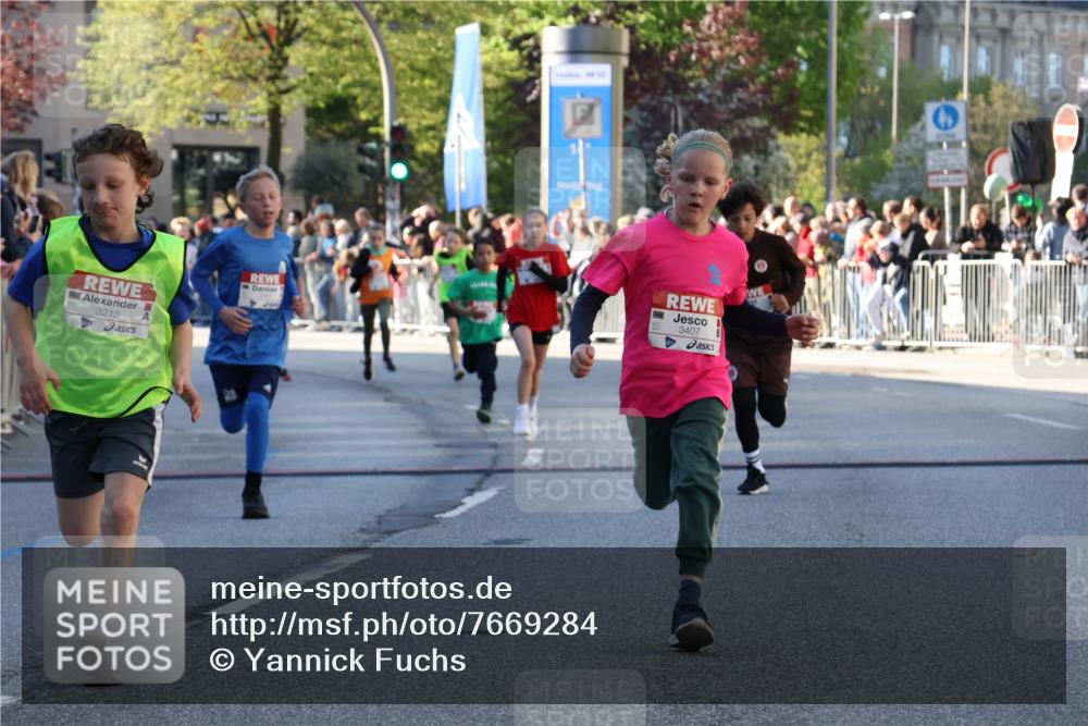 25.04.2025 - Das Zehntel Yannick Fuchs http://msf.ph/oto/7669284 26.04.2025 08:51:59 Ziel 1122, 1127, 1166, 1188, 1208, 1418, 2023, 2216, 2355, 2364, 2804, 2859, 3060, 3160, 3161, 3171, 3212, 3407, 3496, 3530, 3822 meine-sportfotos.de