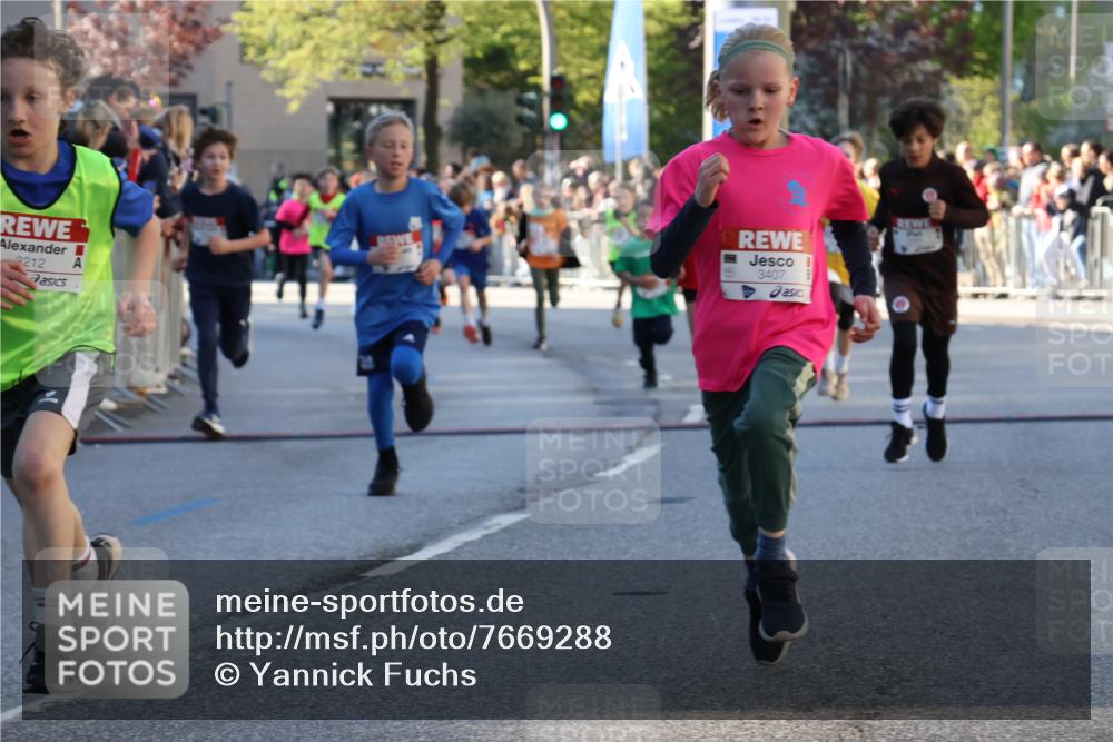 25.04.2025 - Das Zehntel Yannick Fuchs http://msf.ph/oto/7669288 26.04.2025 08:52:00 Ziel 1122, 1127, 1166, 1188, 1208, 1418, 2023, 2216, 2355, 2364, 2804, 2859, 3060, 3160, 3161, 3171, 3212, 3407, 3467, 3496, 3530, 3822 meine-sportfotos.de