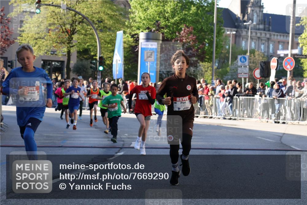 25.04.2025 - Das Zehntel Yannick Fuchs http://msf.ph/oto/7669290 26.04.2025 08:52:01 Ziel 1122, 1127, 1166, 1188, 1418, 2023, 2216, 2355, 2364, 2804, 2859, 3060, 3085, 3160, 3161, 3171, 3212, 3407, 3467, 3496, 3530, 3822 meine-sportfotos.de