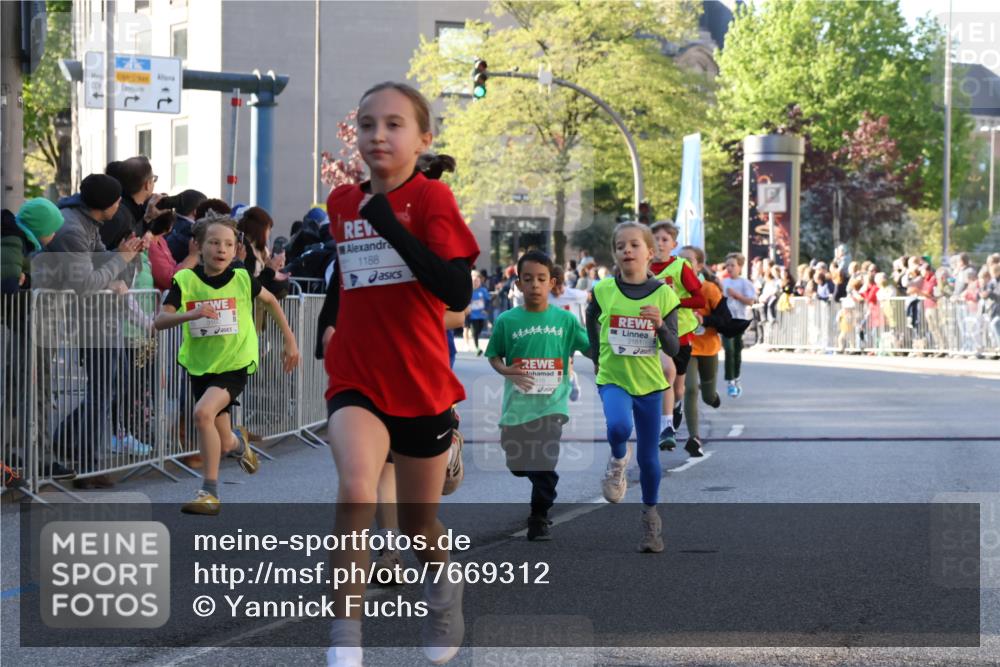 25.04.2025 - Das Zehntel Yannick Fuchs http://msf.ph/oto/7669312 26.04.2025 08:52:04 Ziel 1108, 1122, 1127, 1188, 1418, 1979, 2023, 2029, 2216, 2355, 2364, 2804, 2859, 3085, 3088, 3160, 3161, 3171, 3212, 3407, 3467, 3822 meine-sportfotos.de