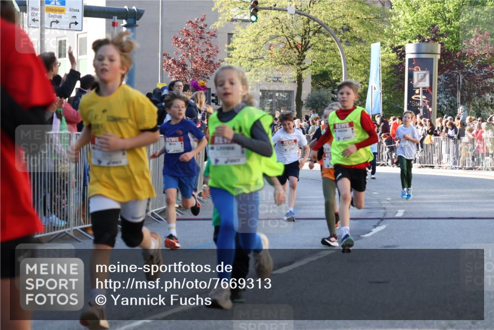 25.04.2025 - Das Zehntel Yannick Fuchs http://msf.ph/oto/7669313 26.04.2025 08:52:05 Ziel 1108, 1122, 1127, 1188, 1418, 1979, 2023, 2029, 2216, 2355, 2364, 2804, 2859, 3063, 3085, 3088, 3160, 3161, 3171, 3212, 3407, 3467, 3822 meine-sportfotos.de
