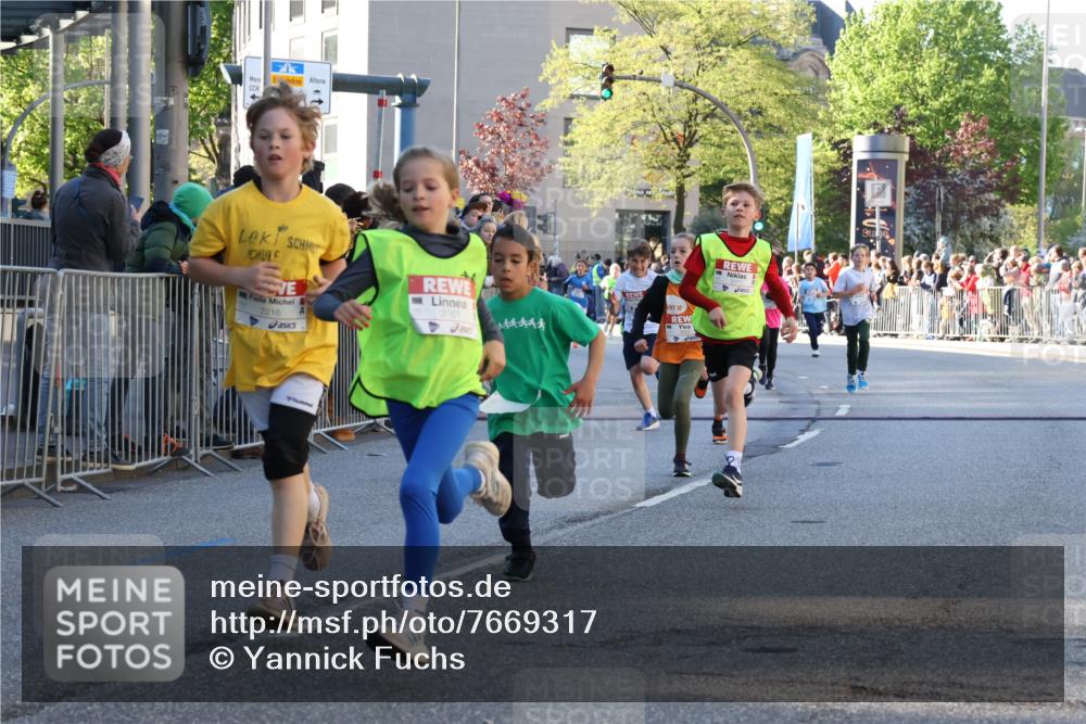 25.04.2025 - Das Zehntel Yannick Fuchs http://msf.ph/oto/7669317 26.04.2025 08:52:05 Ziel 1108, 1122, 1127, 1188, 1418, 1979, 2023, 2029, 2216, 2355, 2364, 2804, 2859, 3063, 3085, 3088, 3160, 3161, 3171, 3212, 3407, 3467, 3822 meine-sportfotos.de