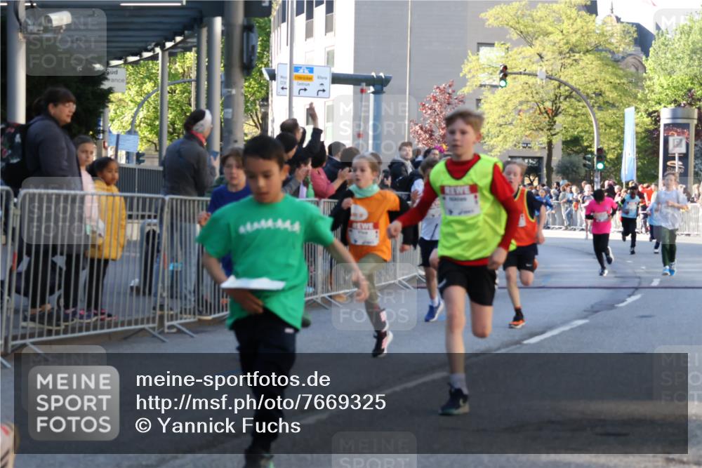 25.04.2025 - Das Zehntel Yannick Fuchs http://msf.ph/oto/7669325 26.04.2025 08:52:06 Ziel 1108, 1122, 1127, 1188, 1418, 1979, 2023, 2029, 2216, 2355, 2364, 2804, 2859, 3063, 3085, 3088, 3160, 3161, 3171, 3407, 3467, 3822 meine-sportfotos.de