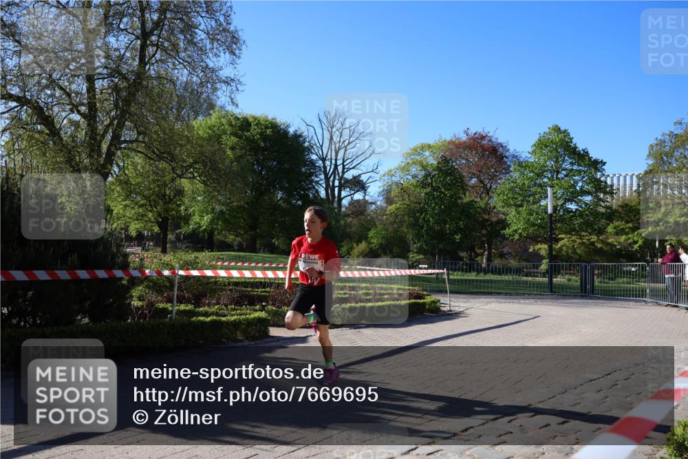 25.04.2025 - Das Zehntel Zöllner http://msf.ph/oto/7669695 26.04.2025 07:39:17 Laufen  meine-sportfotos.de