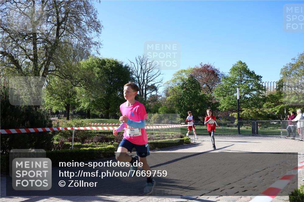 25.04.2025 - Das Zehntel Zöllner http://msf.ph/oto/7669759 26.04.2025 07:39:33 Laufen  meine-sportfotos.de