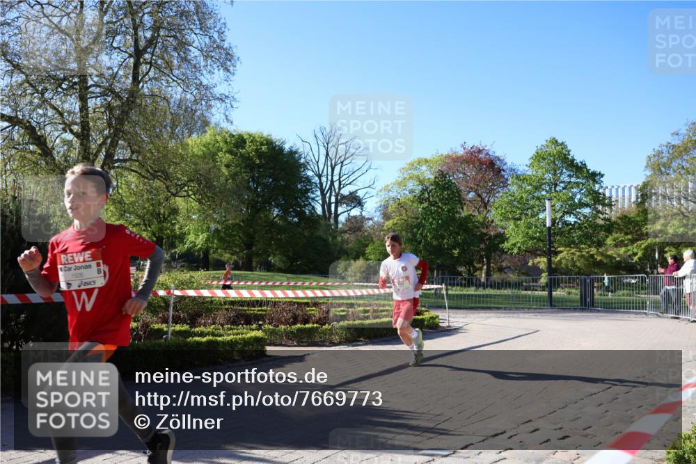 25.04.2025 - Das Zehntel Zöllner http://msf.ph/oto/7669773 26.04.2025 07:39:34 Laufen 1926 meine-sportfotos.de