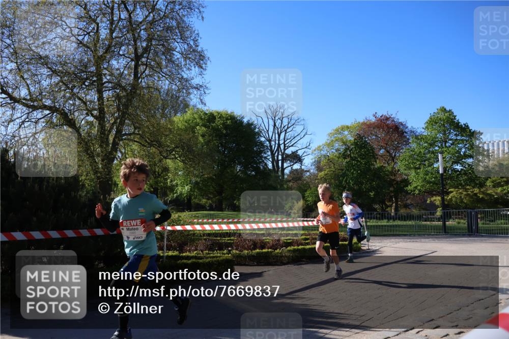 25.04.2025 - Das Zehntel Zöllner http://msf.ph/oto/7669837 26.04.2025 07:39:59 Laufen 2995 meine-sportfotos.de