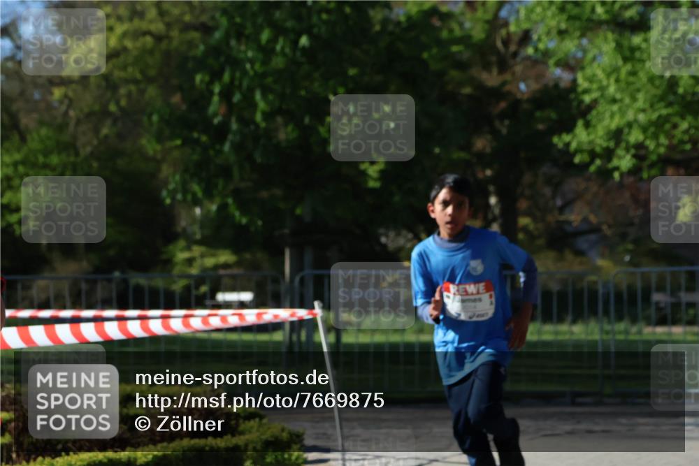 25.04.2025 - Das Zehntel Zöllner http://msf.ph/oto/7669875 26.04.2025 07:40:13 Laufen  meine-sportfotos.de