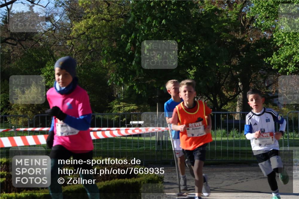 25.04.2025 - Das Zehntel Zöllner http://msf.ph/oto/7669935 26.04.2025 07:40:25 Laufen 2796, 3849 meine-sportfotos.de