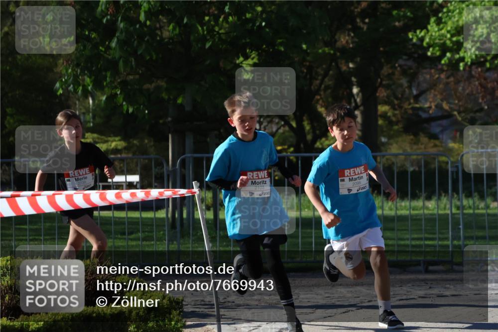 25.04.2025 - Das Zehntel Zöllner http://msf.ph/oto/7669943 26.04.2025 07:40:29 Laufen 2739, 2103, 2098 meine-sportfotos.de