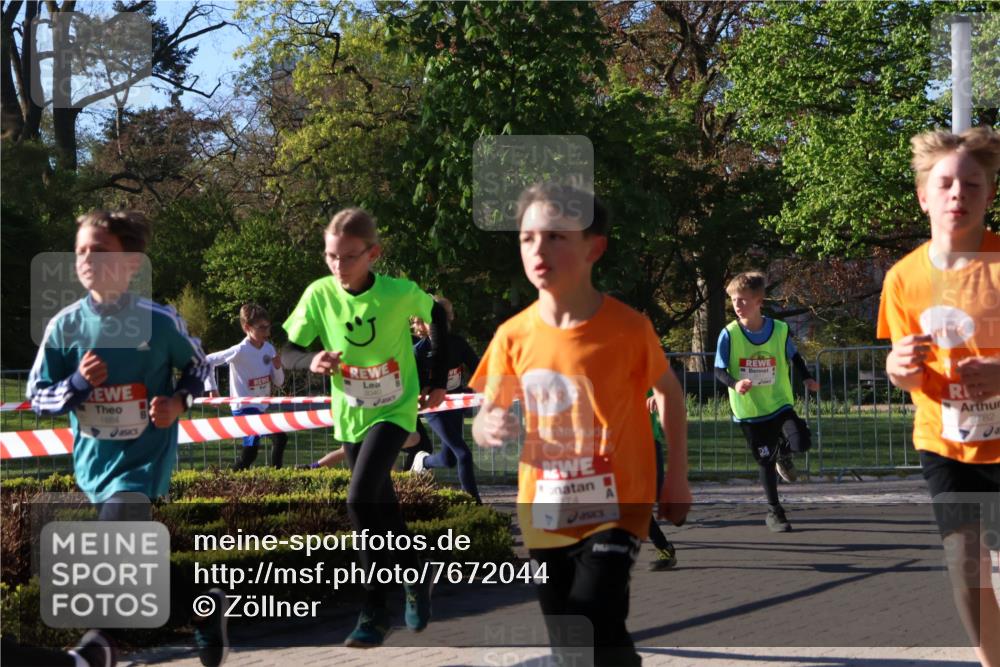 25.04.2025 - Das Zehntel Zöllner http://msf.ph/oto/7672044 26.04.2025 07:40:51 Laufen 1884, 3040, 74, 3782 meine-sportfotos.de