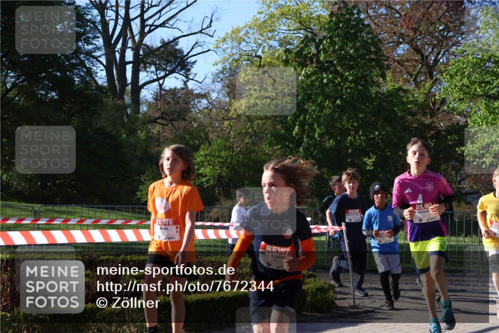 25.04.2025 - Das Zehntel Zöllner http://msf.ph/oto/7672344 26.04.2025 07:41:19 Laufen 3811, 3053 meine-sportfotos.de