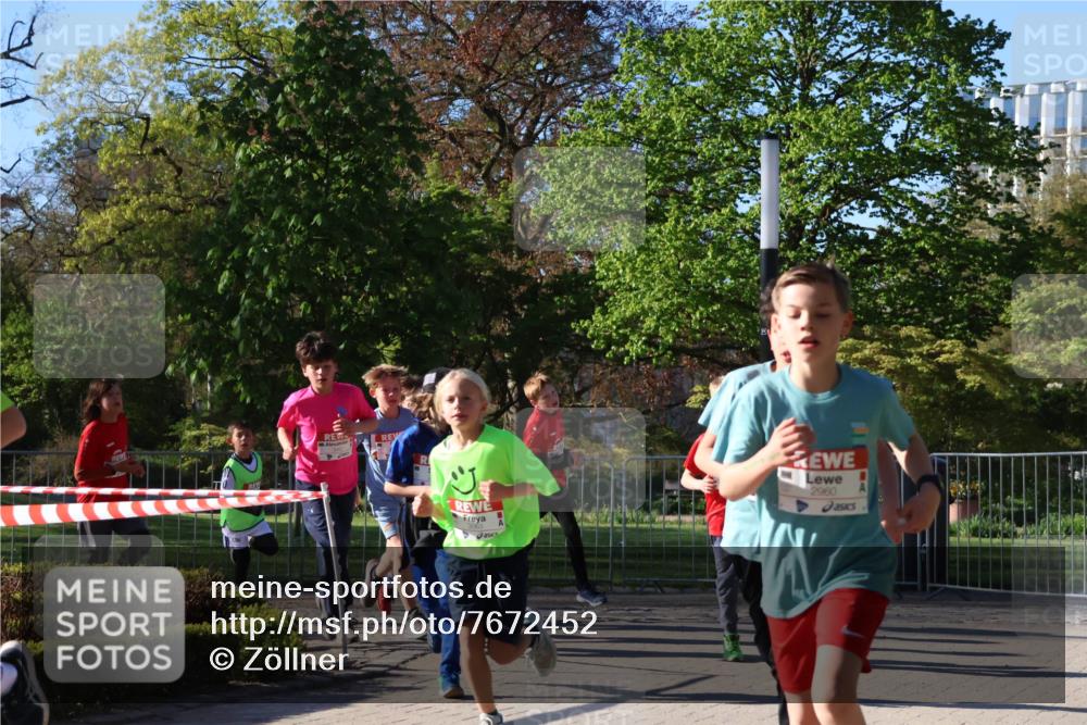 25.04.2025 - Das Zehntel Zöllner http://msf.ph/oto/7672452 26.04.2025 07:41:29 Laufen 2960 meine-sportfotos.de
