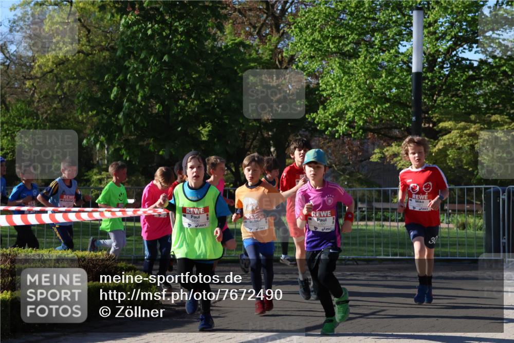25.04.2025 - Das Zehntel Zöllner http://msf.ph/oto/7672490 26.04.2025 07:41:34 Laufen 2490, 2327, 1921, 30 meine-sportfotos.de