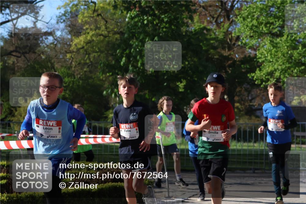 25.04.2025 - Das Zehntel Zöllner http://msf.ph/oto/7672564 26.04.2025 07:41:41 Laufen 3087, 2375, 2361 meine-sportfotos.de