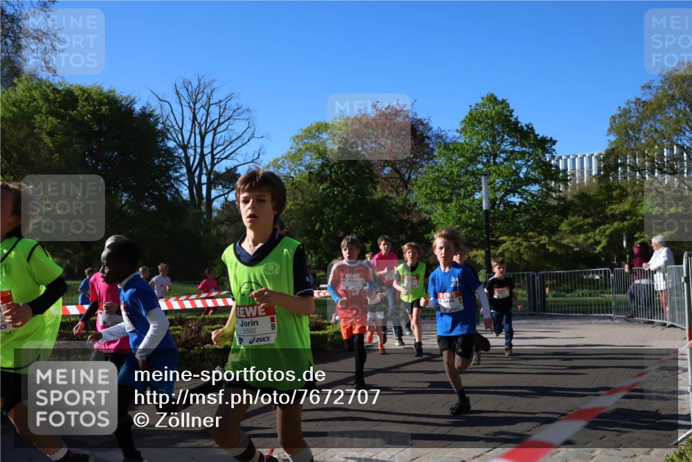 25.04.2025 - Das Zehntel Zöllner http://msf.ph/oto/7672707 26.04.2025 07:42:00 Laufen 3592 meine-sportfotos.de