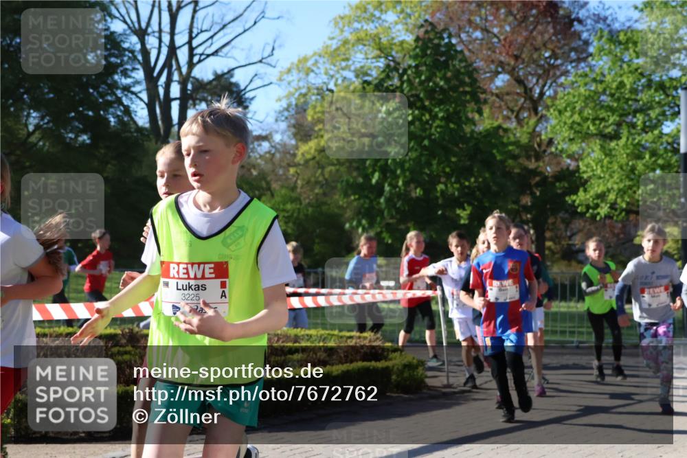 25.04.2025 - Das Zehntel Zöllner http://msf.ph/oto/7672762 26.04.2025 07:42:09 Laufen 3225, 202 meine-sportfotos.de