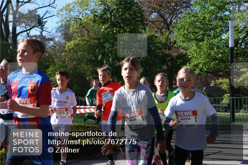 25.04.2025 - Das Zehntel Zöllner http://msf.ph/oto/7672775 26.04.2025 07:42:11 Laufen 2471, 2464, 2173, 317, 2181 meine-sportfotos.de