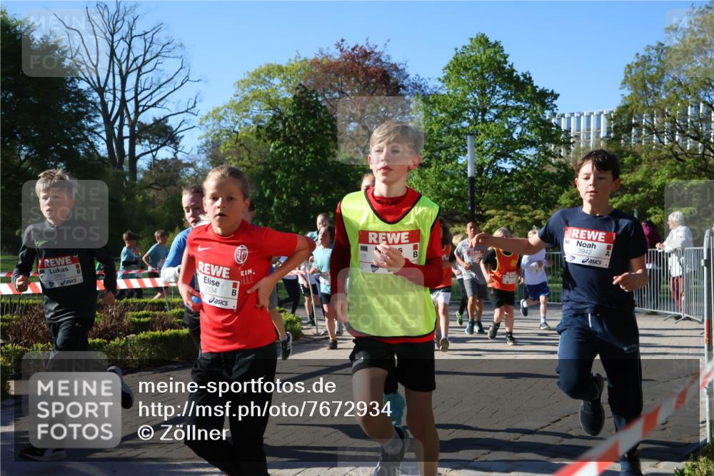 25.04.2025 - Das Zehntel Zöllner http://msf.ph/oto/7672934 26.04.2025 07:42:36 Laufen 2334, 3942 meine-sportfotos.de