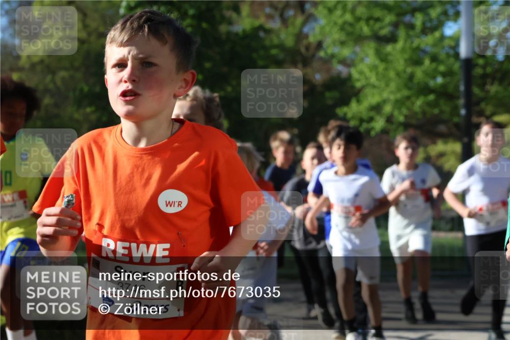 25.04.2025 - Das Zehntel Zöllner http://msf.ph/oto/7673035 26.04.2025 07:42:49 Laufen 10, 3746 meine-sportfotos.de