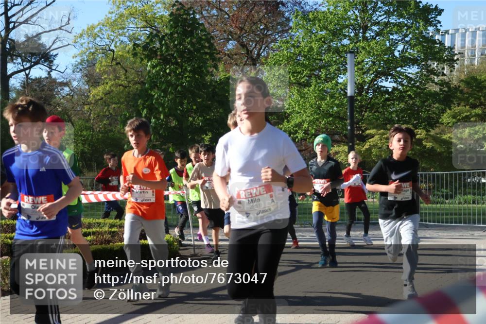 25.04.2025 - Das Zehntel Zöllner http://msf.ph/oto/7673047 26.04.2025 07:42:51 Laufen 3733, 2851 meine-sportfotos.de