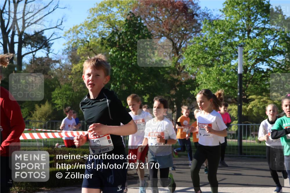 25.04.2025 - Das Zehntel Zöllner http://msf.ph/oto/7673170 26.04.2025 07:43:05 Laufen 2679, 2168 meine-sportfotos.de