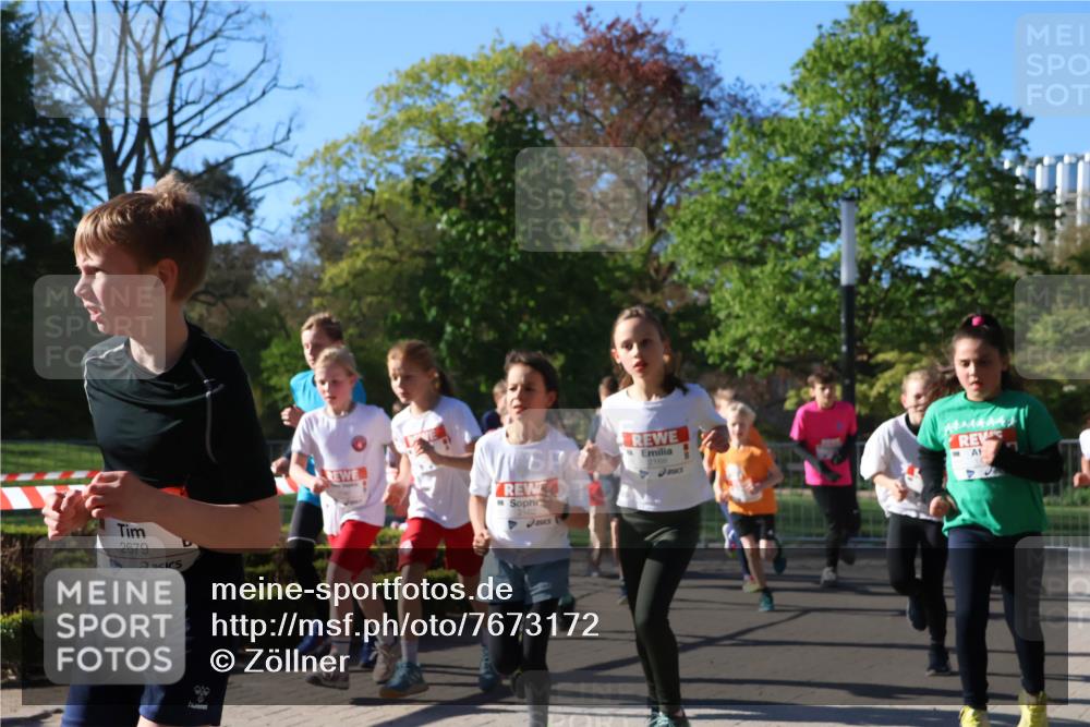 25.04.2025 - Das Zehntel Zöllner http://msf.ph/oto/7673172 26.04.2025 07:43:05 Laufen 2679, 2162, 2168 meine-sportfotos.de