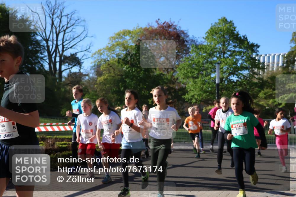 25.04.2025 - Das Zehntel Zöllner http://msf.ph/oto/7673174 26.04.2025 07:43:05 Laufen 2679, 2168 meine-sportfotos.de