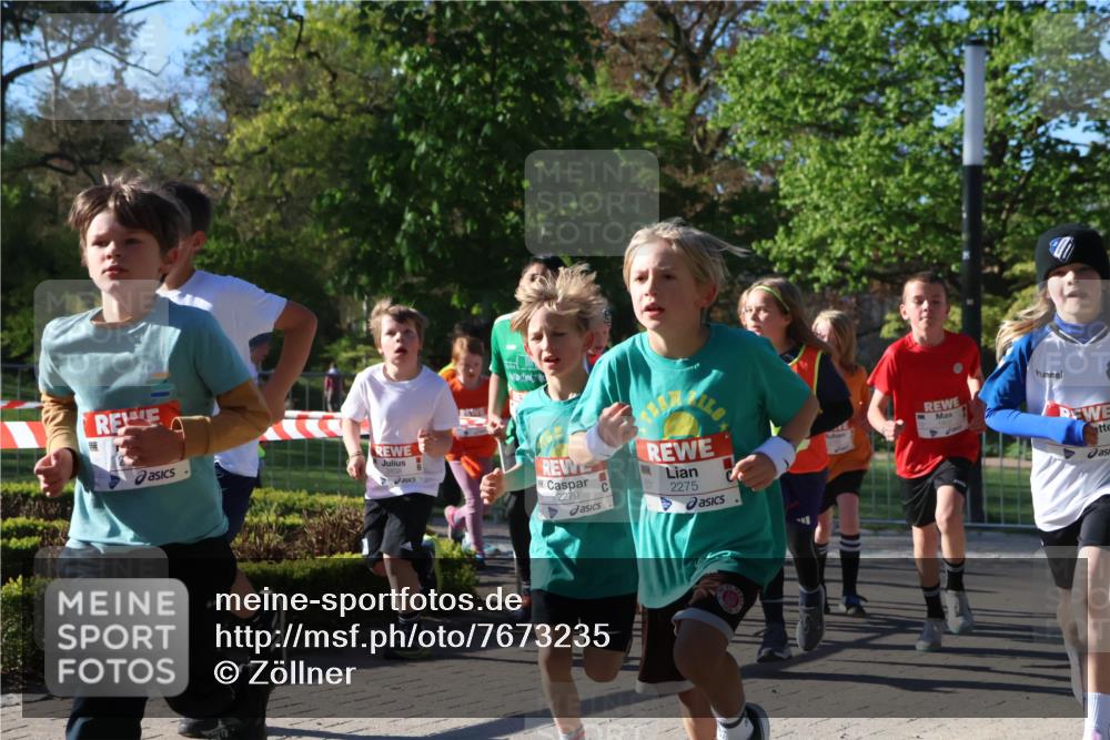 25.04.2025 - Das Zehntel Zöllner http://msf.ph/oto/7673235 26.04.2025 07:43:12 Laufen 2279, 2275 meine-sportfotos.de