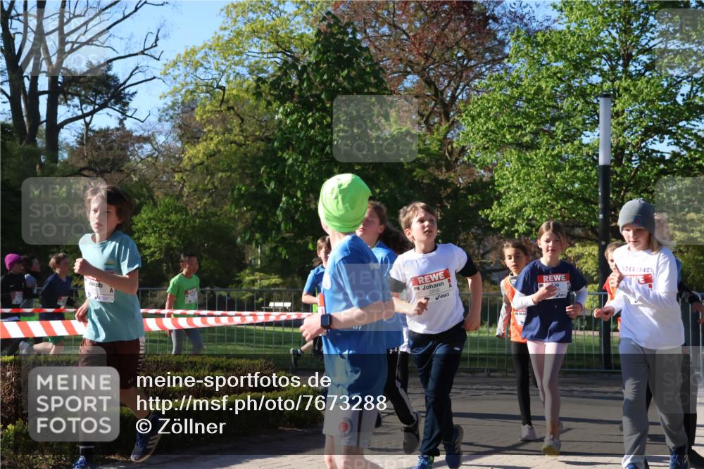 25.04.2025 - Das Zehntel Zöllner http://msf.ph/oto/7673288 26.04.2025 07:43:17 Laufen 2858 meine-sportfotos.de