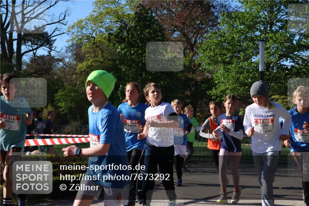 25.04.2025 - Das Zehntel Zöllner http://msf.ph/oto/7673292 26.04.2025 07:43:17 Laufen 2985, 1990, 2862, 2033 meine-sportfotos.de