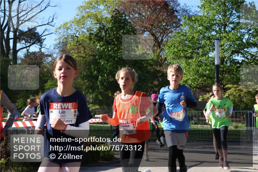 25.04.2025 - Das Zehntel Zöllner http://msf.ph/oto/7673312 26.04.2025 07:43:19 Laufen 1088, 2807 meine-sportfotos.de