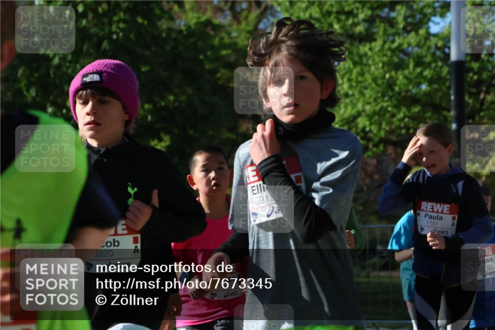 25.04.2025 - Das Zehntel Zöllner http://msf.ph/oto/7673345 26.04.2025 07:43:23 Laufen 3920, 3919, 1181, 3482 meine-sportfotos.de