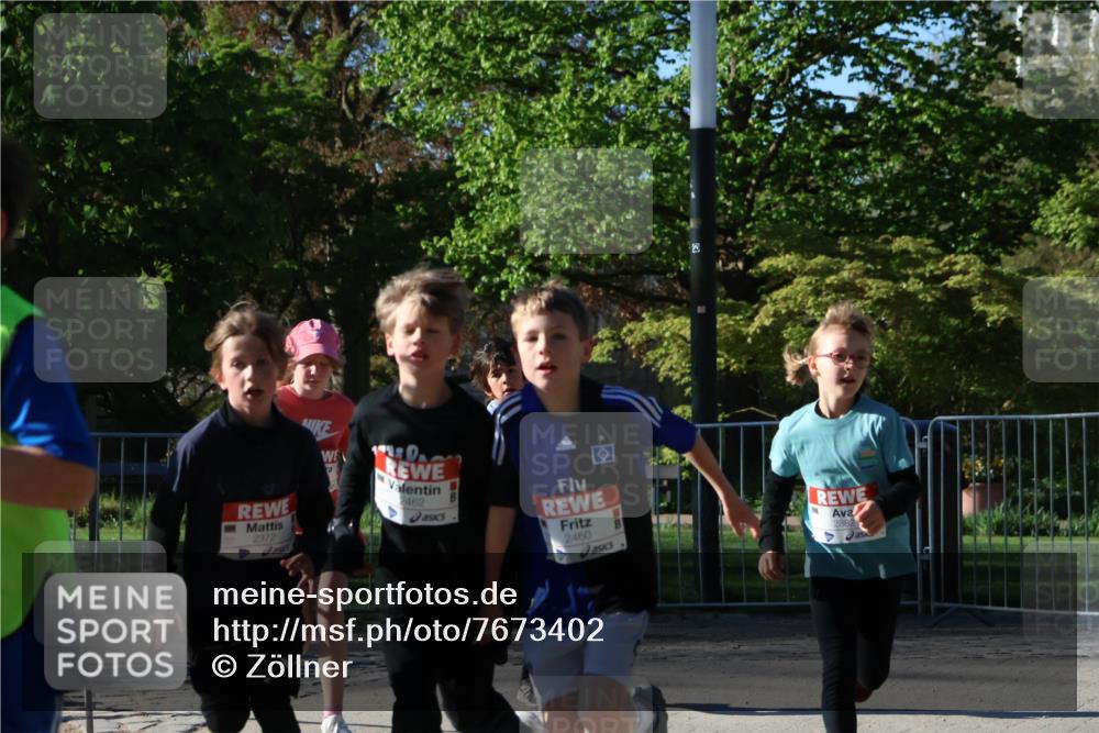 25.04.2025 - Das Zehntel Zöllner http://msf.ph/oto/7673402 26.04.2025 07:43:30 Laufen 2372, 2462, 2460, 2882 meine-sportfotos.de