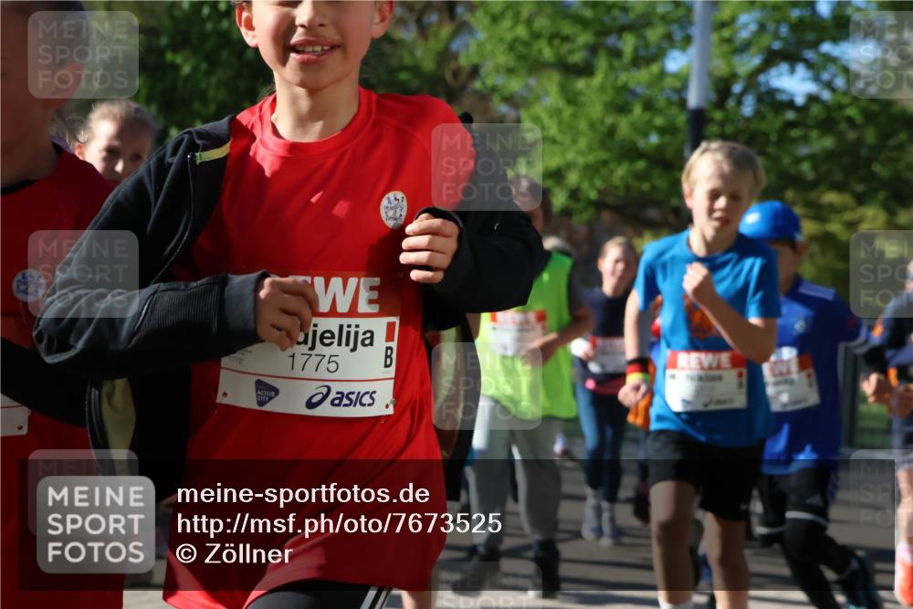 25.04.2025 - Das Zehntel Zöllner http://msf.ph/oto/7673525 26.04.2025 07:43:45 Laufen 13, 1775, 1775 meine-sportfotos.de