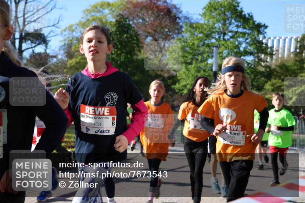 25.04.2025 - Das Zehntel Zöllner http://msf.ph/oto/7673543 26.04.2025 07:43:47 Laufen 1103, 3690 meine-sportfotos.de