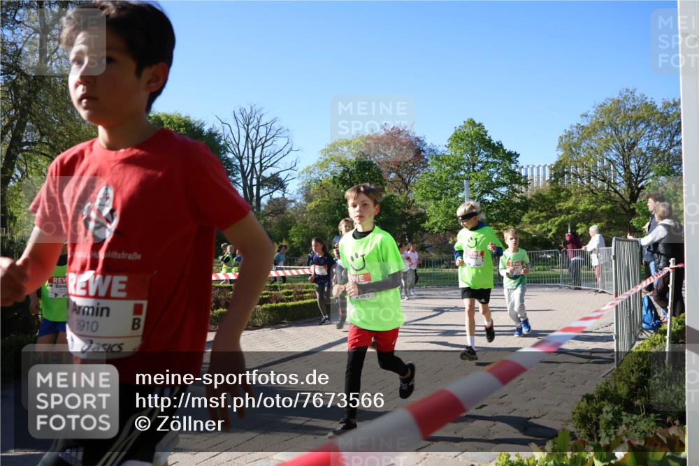 25.04.2025 - Das Zehntel Zöllner http://msf.ph/oto/7673566 26.04.2025 07:43:49 Laufen 3910 meine-sportfotos.de