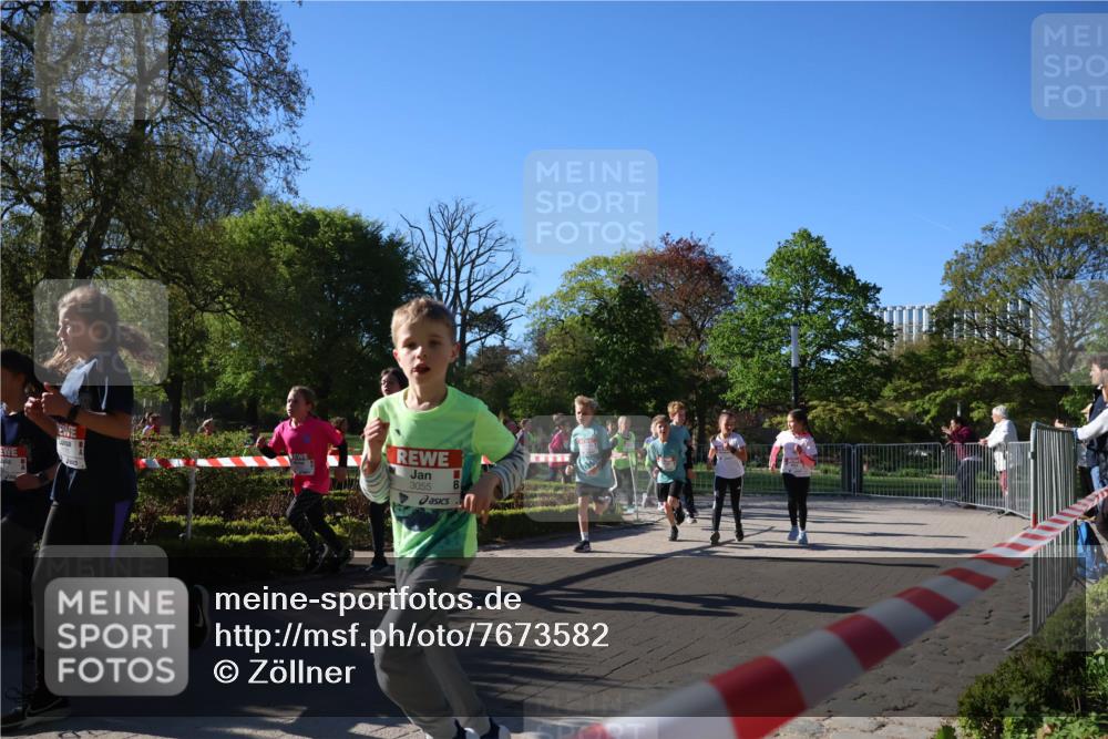 25.04.2025 - Das Zehntel Zöllner http://msf.ph/oto/7673582 26.04.2025 07:43:51 Laufen 3055 meine-sportfotos.de