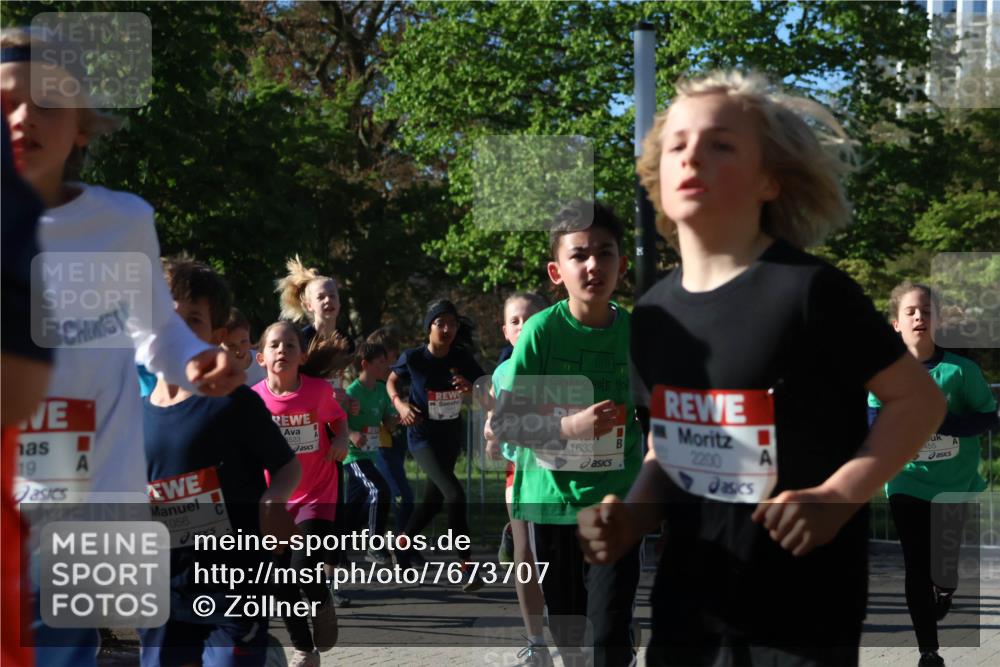 25.04.2025 - Das Zehntel Zöllner http://msf.ph/oto/7673707 26.04.2025 07:44:06 Laufen 19, 1056, 523, 1633, 2200, 455 meine-sportfotos.de