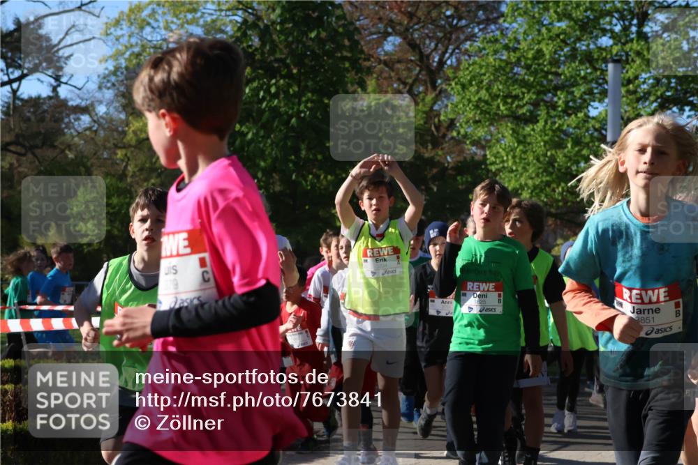 25.04.2025 - Das Zehntel Zöllner http://msf.ph/oto/7673841 26.04.2025 07:44:24 Laufen 379, 3234, 1625, 3851, 9 meine-sportfotos.de