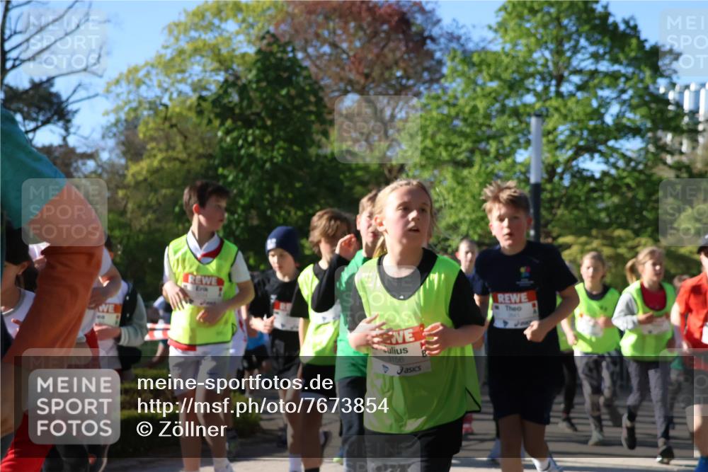 25.04.2025 - Das Zehntel Zöllner http://msf.ph/oto/7673854 26.04.2025 07:44:25 Laufen 3156, 2041 meine-sportfotos.de