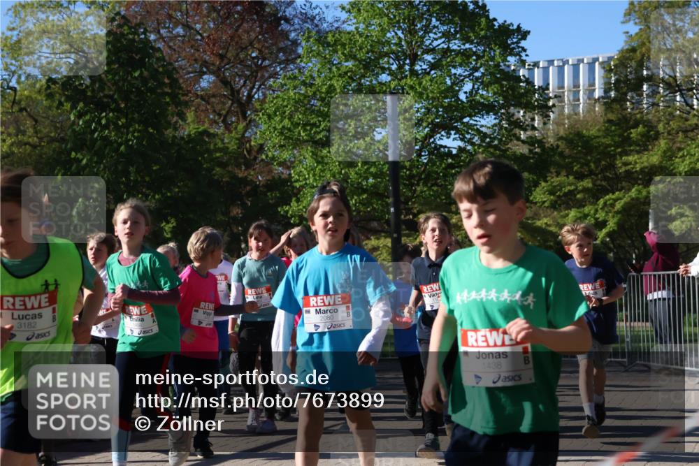 25.04.2025 - Das Zehntel Zöllner http://msf.ph/oto/7673899 26.04.2025 07:44:33 Laufen 3182, 2080, 110, 1438 meine-sportfotos.de