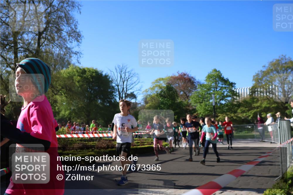 25.04.2025 - Das Zehntel Zöllner http://msf.ph/oto/7673965 26.04.2025 07:44:42 Laufen 3476 meine-sportfotos.de