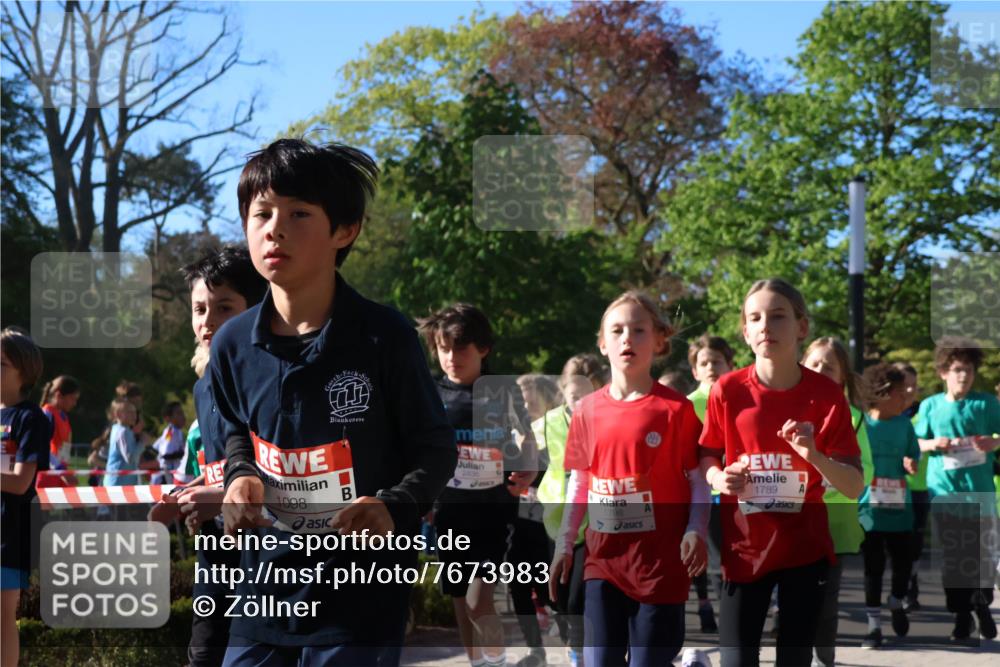 25.04.2025 - Das Zehntel Zöllner http://msf.ph/oto/7673983 26.04.2025 07:44:44 Laufen 1098, 1798, 1789 meine-sportfotos.de