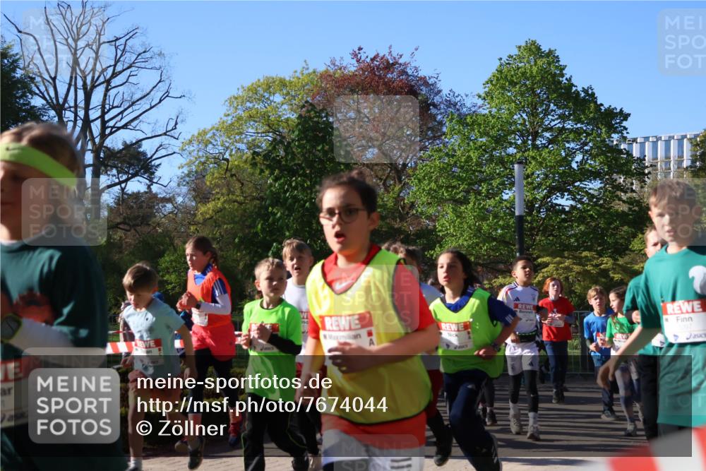 25.04.2025 - Das Zehntel Zöllner http://msf.ph/oto/7674044 26.04.2025 07:44:50 Laufen 1297 meine-sportfotos.de