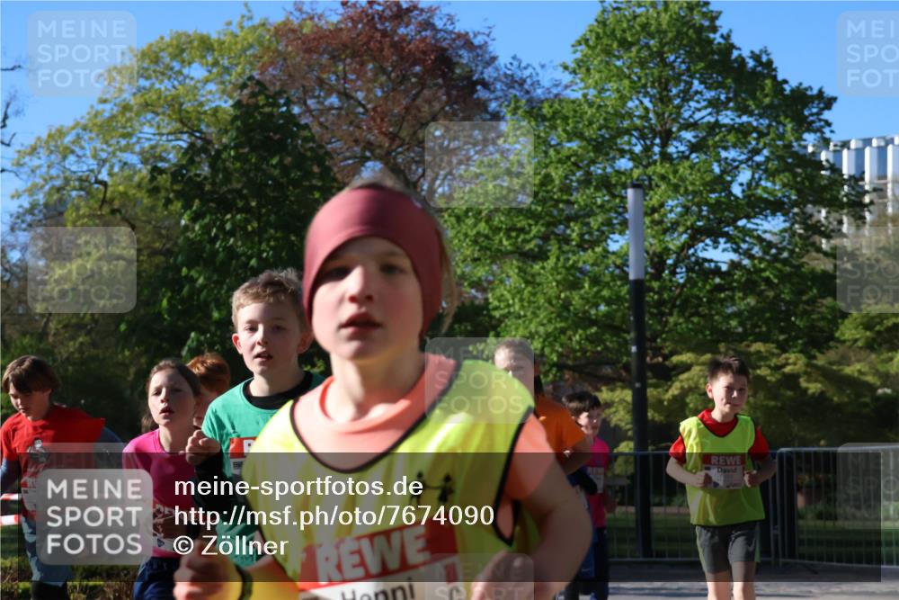 25.04.2025 - Das Zehntel Zöllner http://msf.ph/oto/7674090 26.04.2025 07:44:58 Laufen 200 meine-sportfotos.de