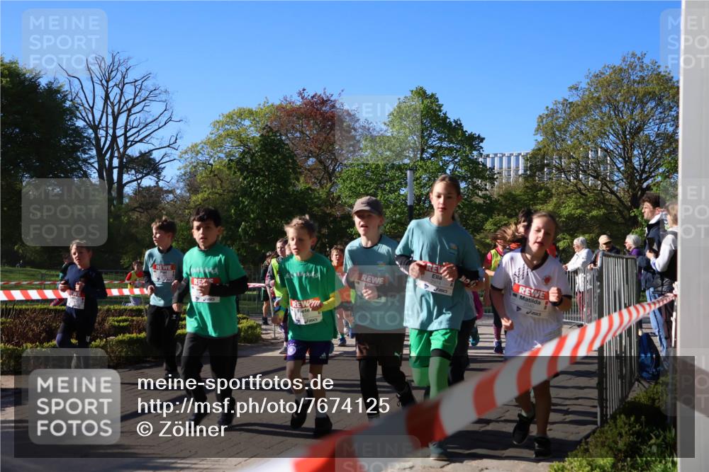 25.04.2025 - Das Zehntel Zöllner http://msf.ph/oto/7674125 26.04.2025 07:45:03 Laufen 2974 meine-sportfotos.de